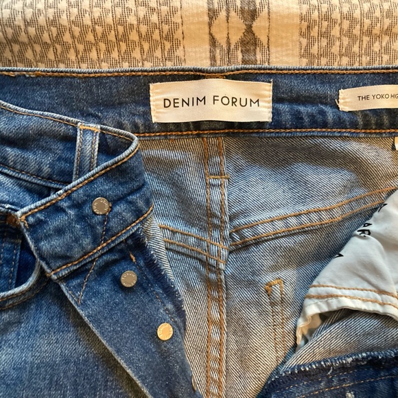 Aritzia (Denim Forum) Yoko jeans - Picture 2 of 4